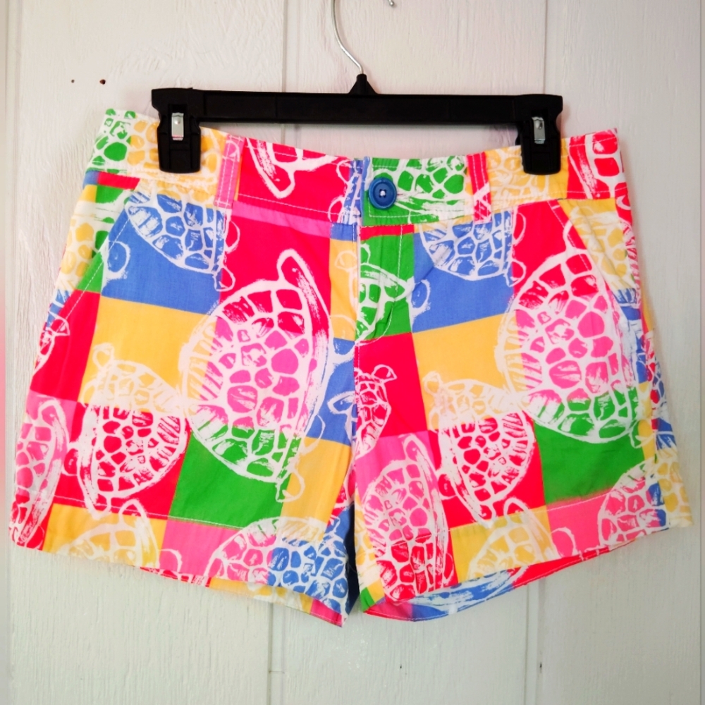 CLEAN!! LILLY PULITZER, Callahan Patchwork, Rollin Turtles Shorts. Size 0